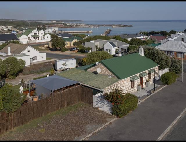 180M² RESTAURANT FOR SALE IN GANSBAAI CENTRAL